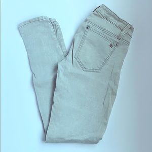 Joe’s Grey/white Stone Washed Jegging Size 26